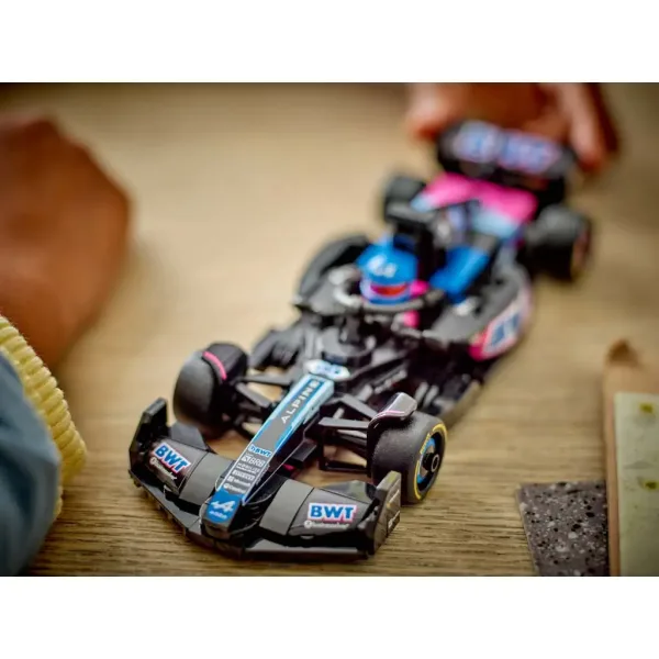 LEGO® Speed Champions: BWT Alpine F1® ekipa A524 dirkalnik (77248) slika 3