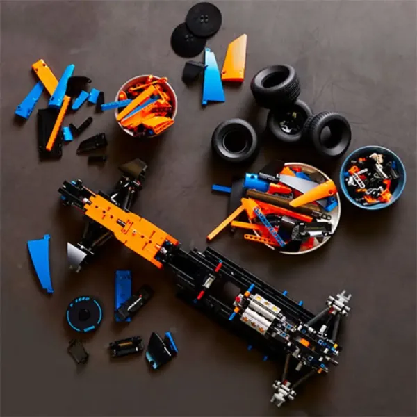 LEGO® Technic: McLaren Formula 1™ dirkalnik (42141) slika 6
