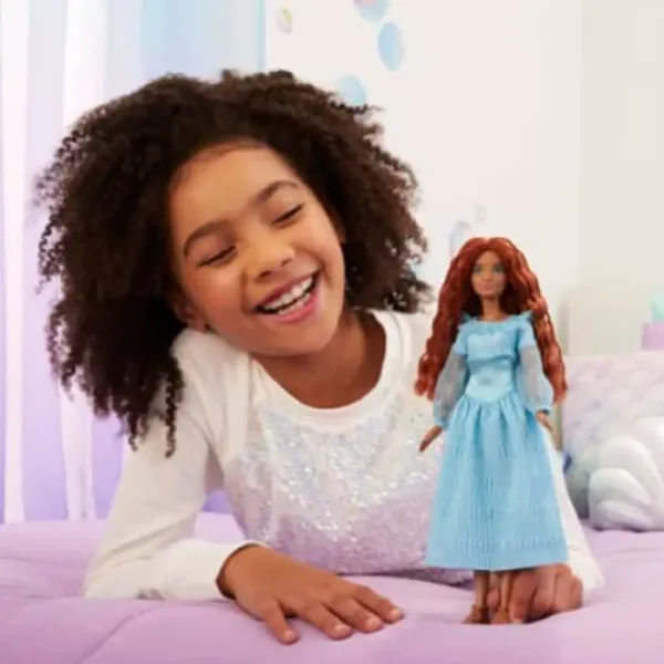 Lutka 30 cm Disney Mala morska deklica: Ariela v modri obleki - Mattel slika 5