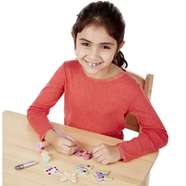 Priprava lesenih magnetov za hladilnike Metuljčki - Melissa & Doug slika 4