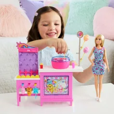 Barbie skrivnosti: Plažni detektivi – Igralni set s stojalom za sladkorno peno in punčko – Mattel slika 4