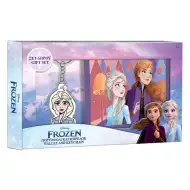 Ledena pravljica denarnica z obeskom za ključe kot darilni paket.