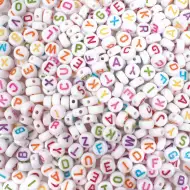 PlayBox: Beli okrogli biseri set 750 kosov