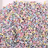 PlayBox: Pisane perle za kuhanje s črkami in številkami, 1500 kosov, 6 mm.