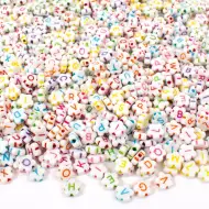 PlayBox: Set 920 belih črkovnih perlic v obliki cvetlice