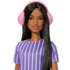 Barbie: Fashionista Prijateljice stilna modna punčka s slušalkami v vijolični obleki – Mattel slika 3