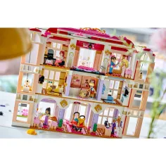 LEGO® Friends: Heartlake City Grand Hotel (42704) slika 8