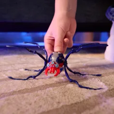 Hex Bots: Skitter Bot interaktivni robot pajek – modra-rdeča - Spin Master slika 3