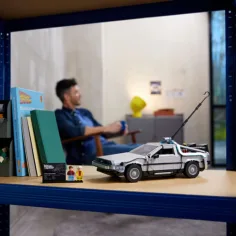 LEGO® Creator: Časovni stroj iz filma Nazaj v prihodnost (10300) slika 2