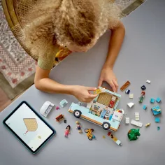 LEGO® Friends: Avantura s prijatelji v avtodomu (42663) slika 4