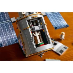 LEGO® Icons: Hubblov vesoljski teleskop (11383) slika 16