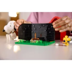 LEGO® Ideas: Peanuts: Snoopy pasja hiša (21368) slika 13