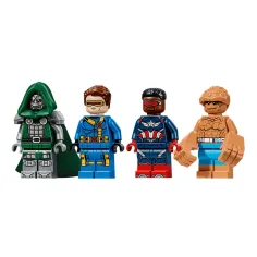 LEGO® Marvel: Maščevalci: Zbujanje Doctor Dooma Quinjet (76347) slika 2