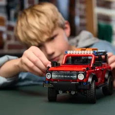 LEGO® Technic: Ford Bronco® SUV (42213) slika 6