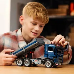 LEGO® Technic: Tovornjak s dvižno platformo (42203) slika 4