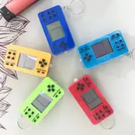 Mini ročna igralna konzola z obeskom za ključe v več različicah