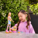 Barbie komplet za sprehajanje psov na rolerjih - plavolasa punčka - Mattel